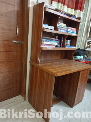 পড়ার টেবিল বিক্রি করা হবে